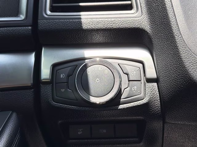 2019 Ingot Silver Ford Explorer XLT 4X4 SUV