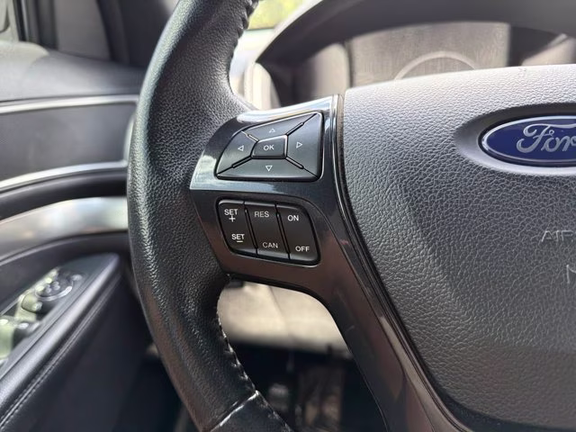 2019 Ingot Silver Ford Explorer XLT 4X4 SUV