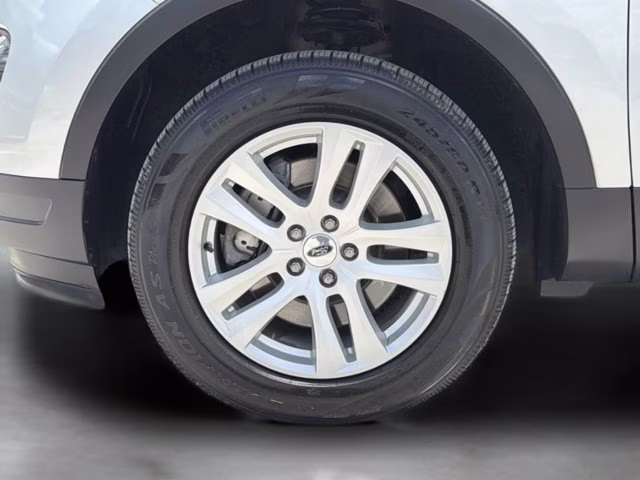 2019 Ingot Silver Ford Explorer XLT 4X4 SUV