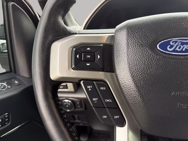 2022 Agate Black Metallic Ford Super Duty F-250 SRW Lariat 4X4 Truck