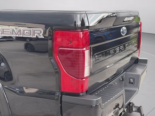 2022 Agate Black Metallic Ford Super Duty F-250 SRW Lariat 4X4 Truck