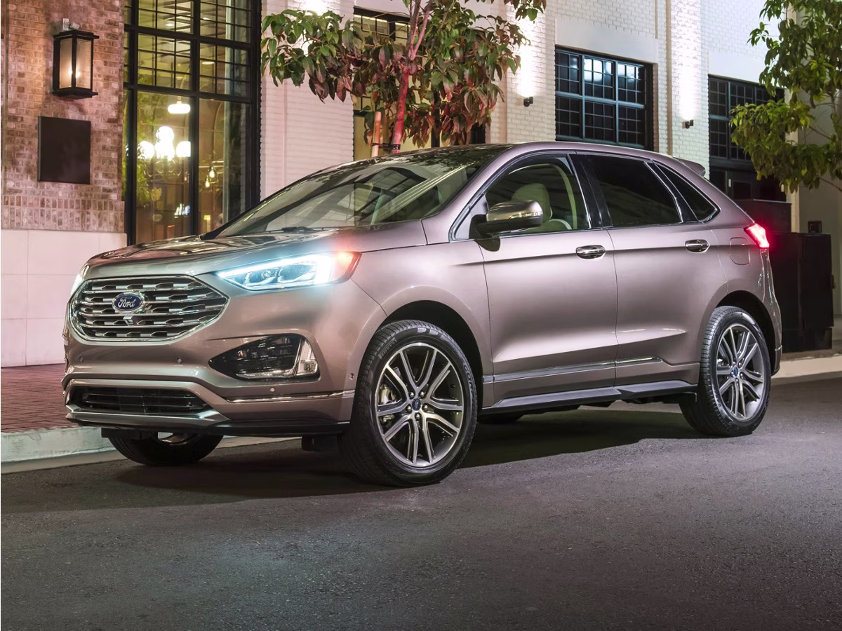 2020 Black Ford Edge SEL AWD SUV