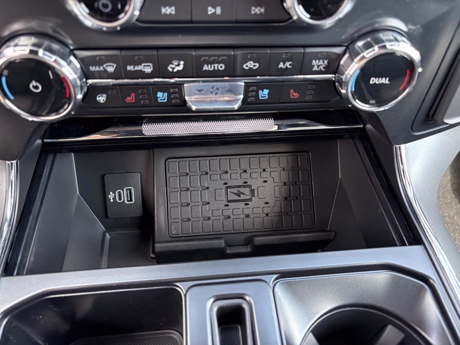 2026 Carbonized Gray Ford F-150 LARIAT 4X4 Truck