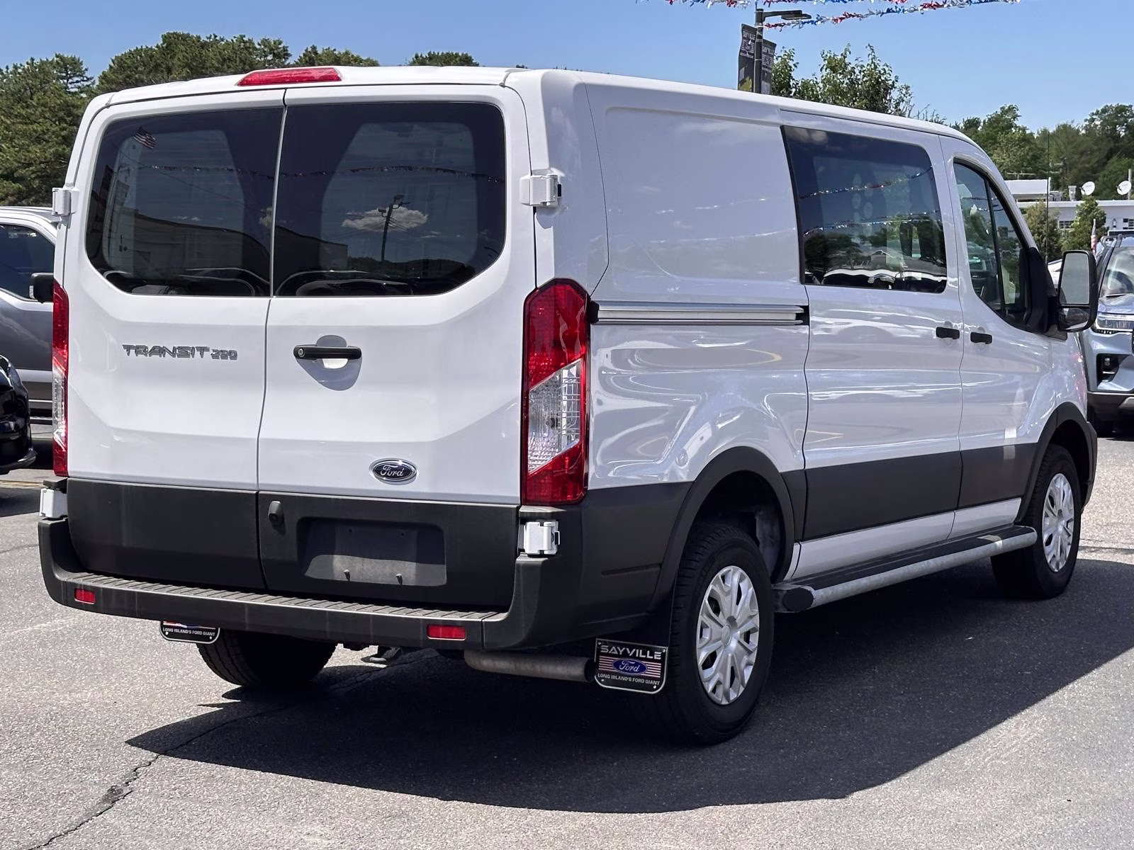 2025 Oxford White Ford Transit Cargo Van T-250 130 Low Rf 9070 GVWR RWD RWD Van