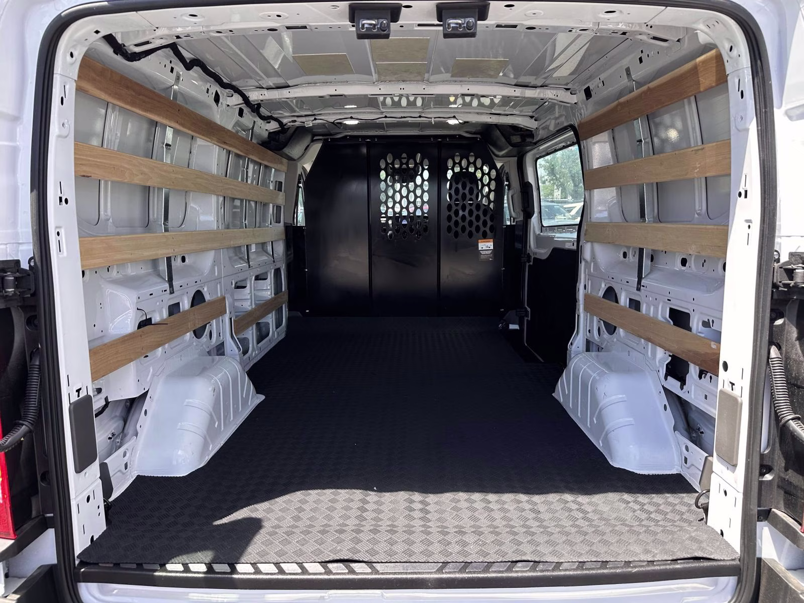 2025 Oxford White Ford Transit Cargo Van T-250 130 Low Rf 9070 GVWR RWD RWD Van