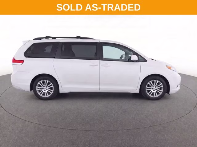 2012 Super White Toyota Sienna XLE FWD Van