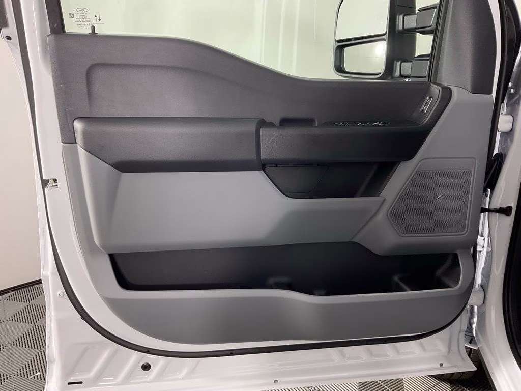 2026 Oxford White Ford Super Duty F-350 SRW XL 4X4 Truck