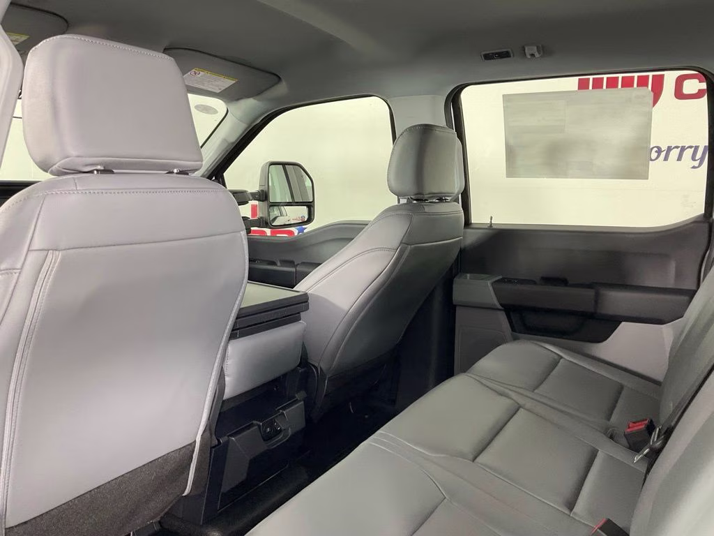 2026 Oxford White Ford Super Duty F-350 SRW XL 4X4 Truck