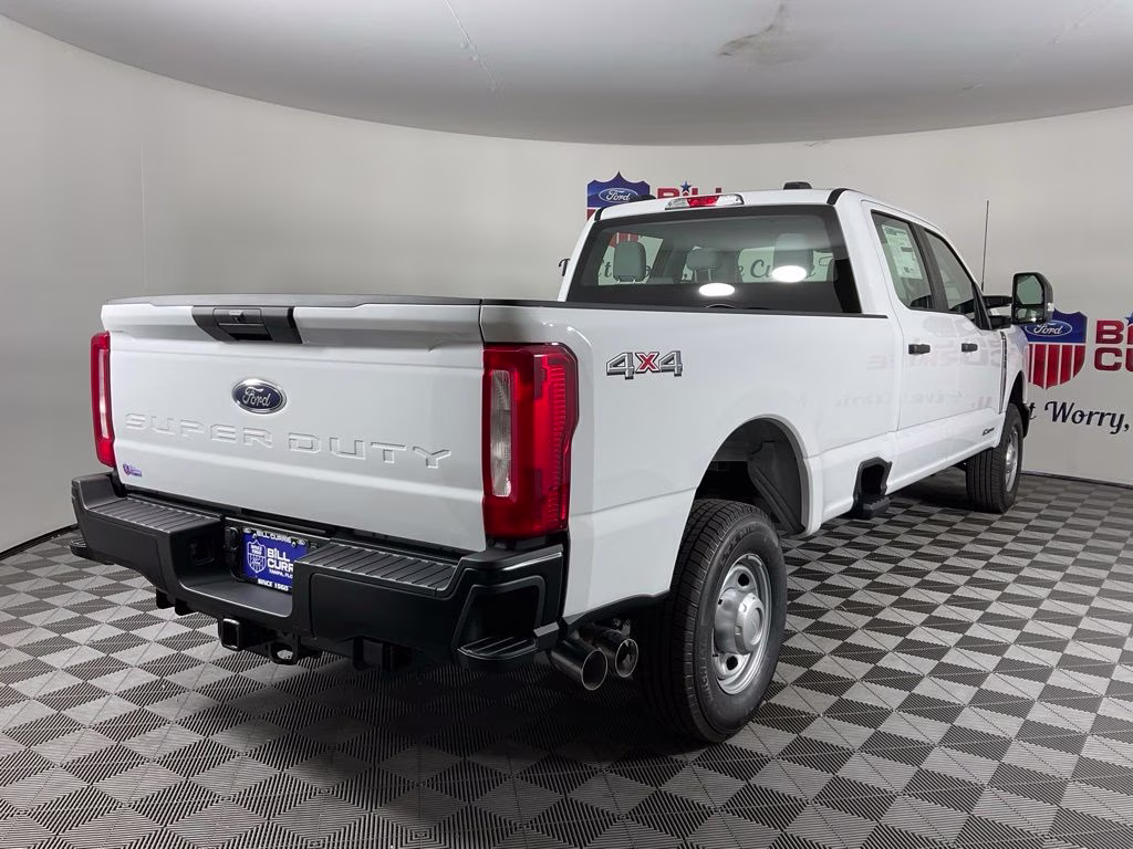 2026 Oxford White Ford Super Duty F-350 SRW XL 4X4 Truck