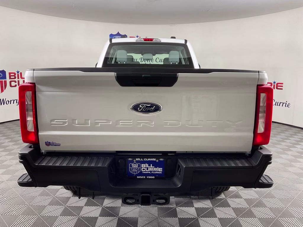 2026 Oxford White Ford Super Duty F-350 SRW XL 4X4 Truck