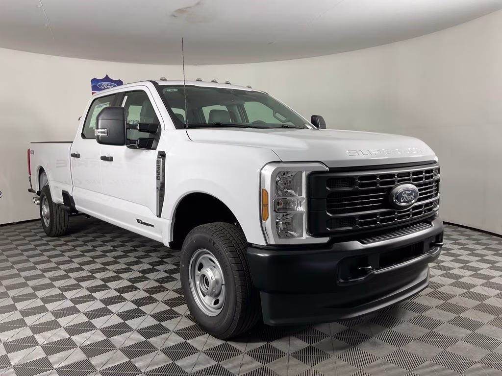2026 Oxford White Ford Super Duty F-350 SRW XL 4X4 Truck