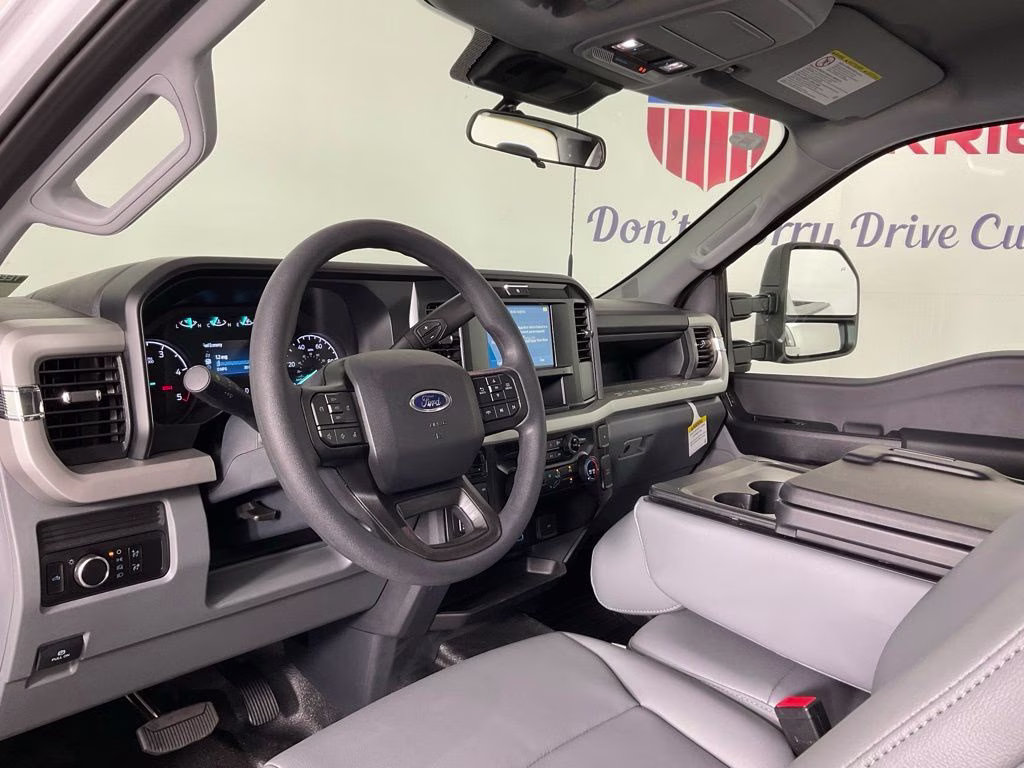2026 Oxford White Ford Super Duty F-350 SRW XL 4X4 Truck