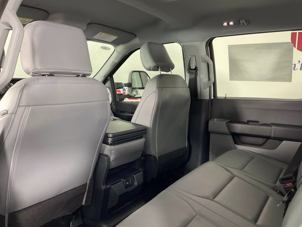 2026 Oxford White Ford Super Duty F-350 SRW XL 4X4 Truck