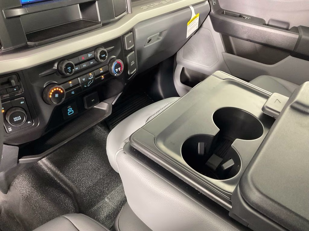 2026 Oxford White Ford Super Duty F-350 SRW XL 4X4 Truck