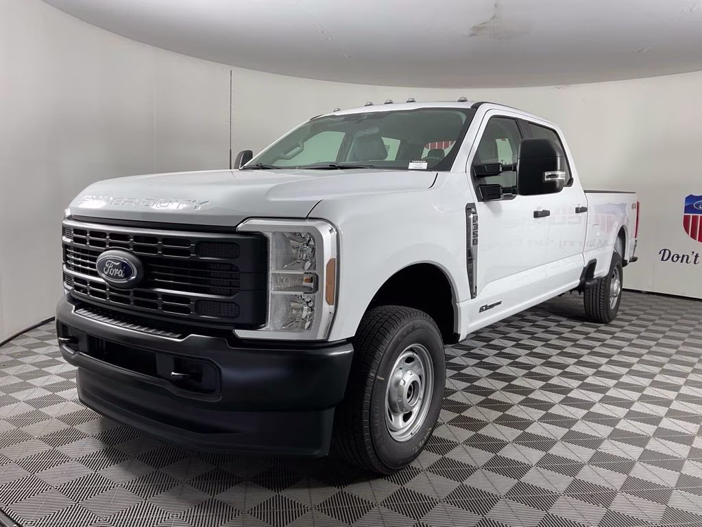 2026 Oxford White Ford Super Duty F-350 SRW XL 4X4 Truck