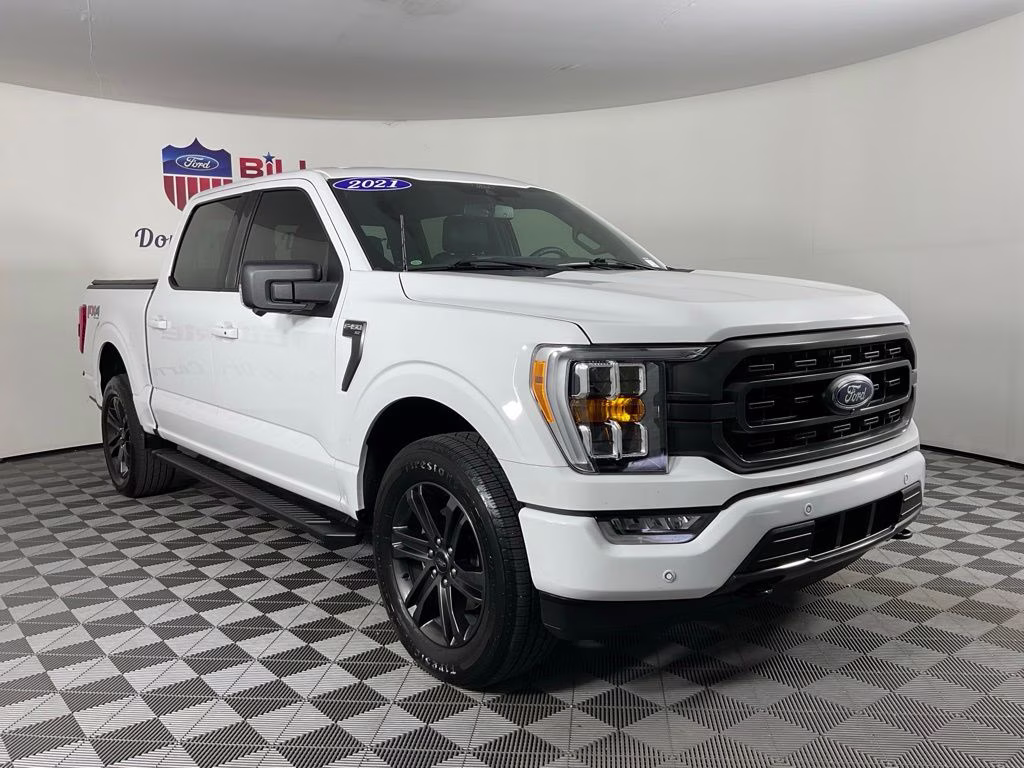 2021 Oxford White Ford F-150 XLT 4X4 Truck