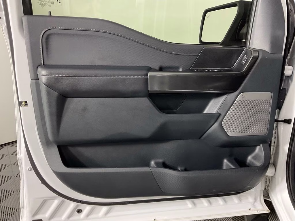 2021 Oxford White Ford F-150 XLT 4X4 Truck