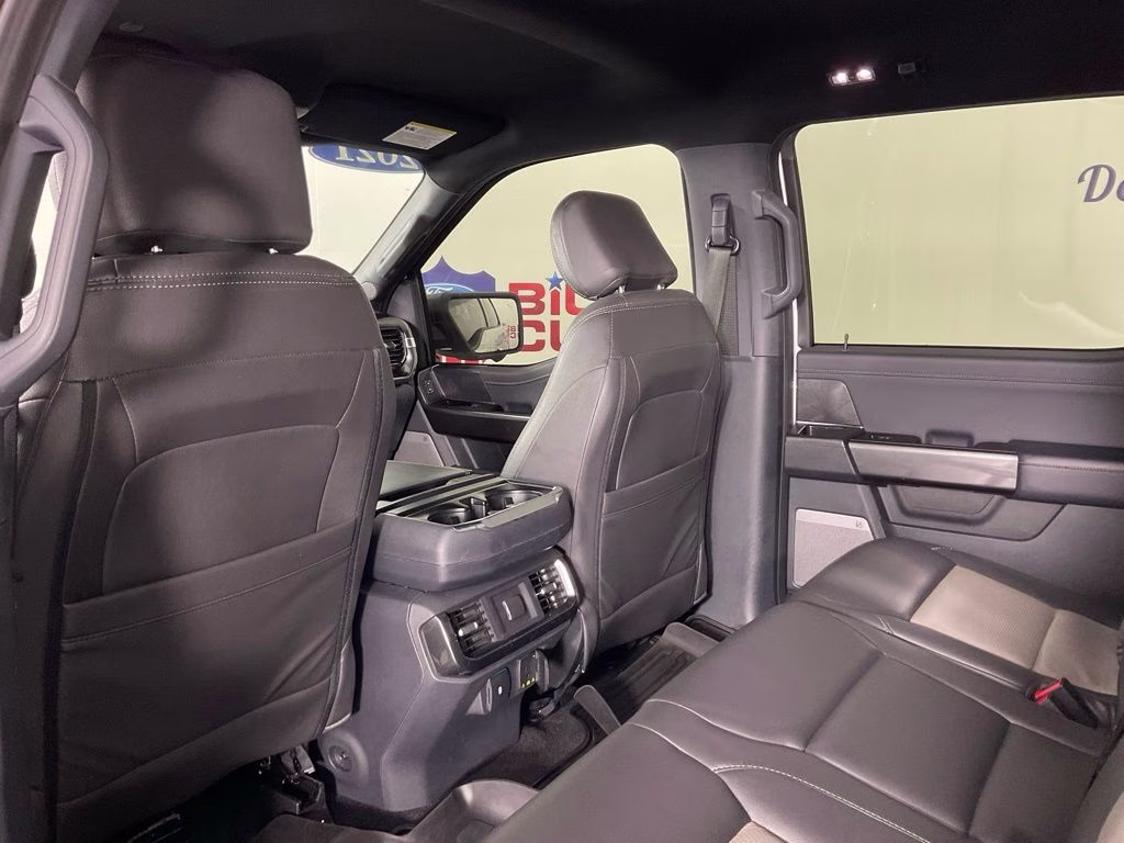 2021 Oxford White Ford F-150 XLT 4X4 Truck