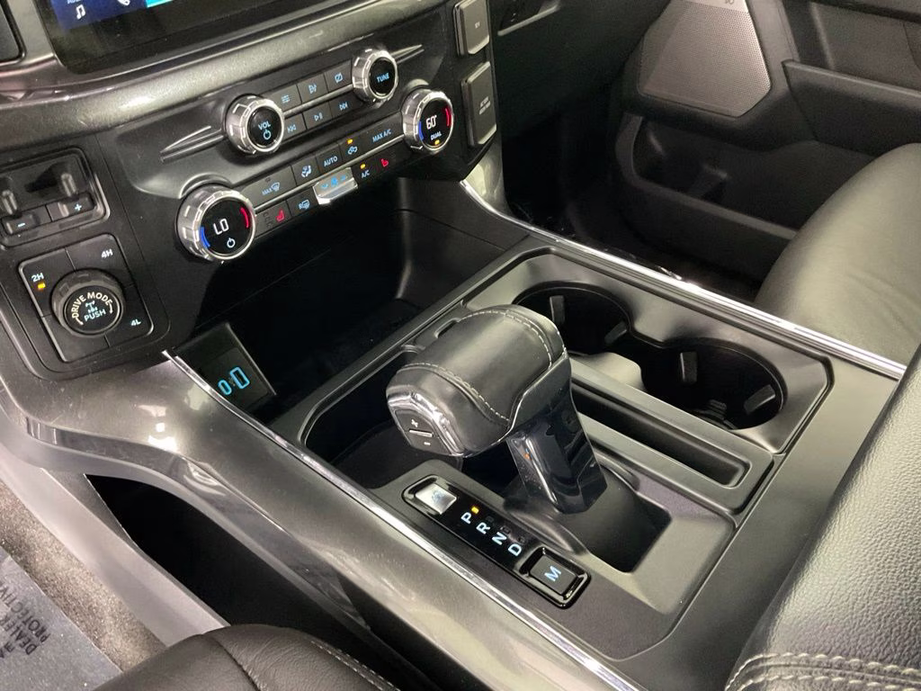 2021 Oxford White Ford F-150 XLT 4X4 Truck