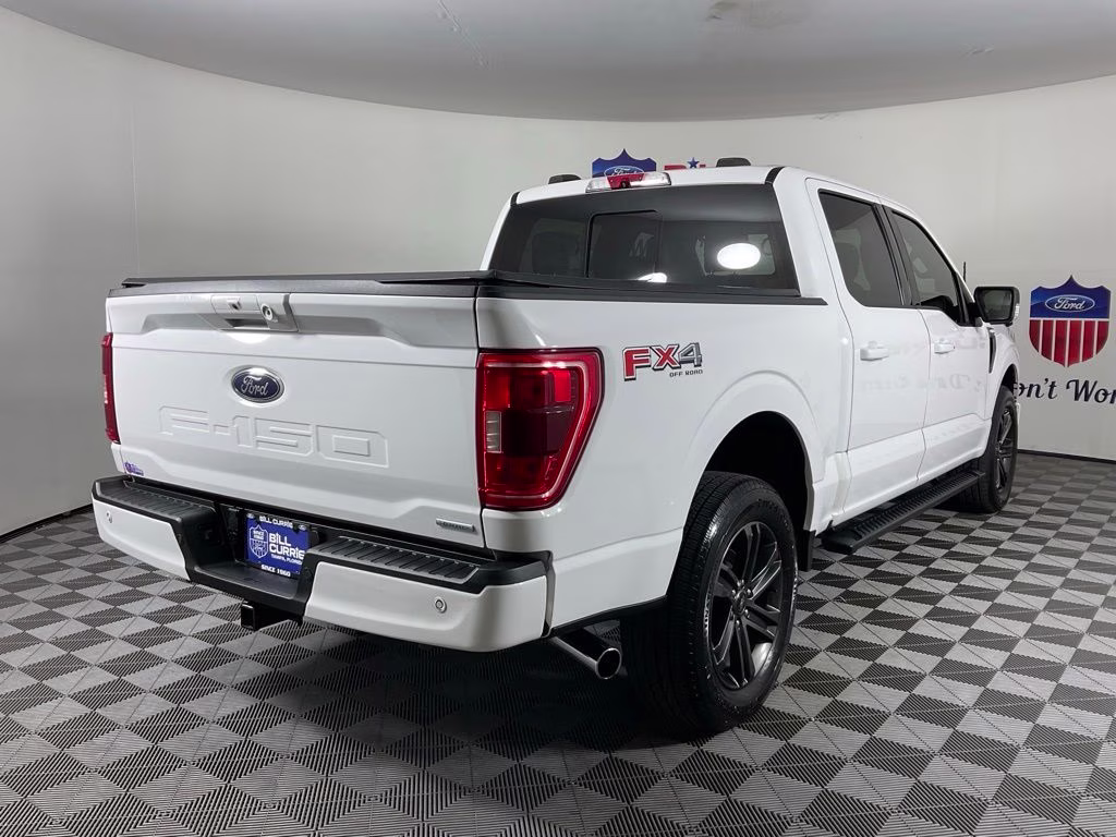 2021 Oxford White Ford F-150 XLT 4X4 Truck