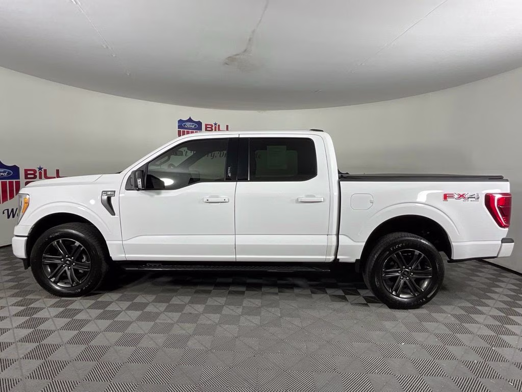 2021 Oxford White Ford F-150 XLT 4X4 Truck