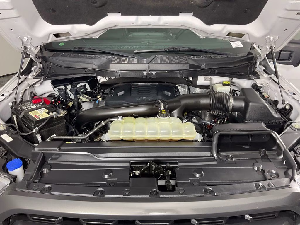 2021 Oxford White Ford F-150 XLT 4X4 Truck