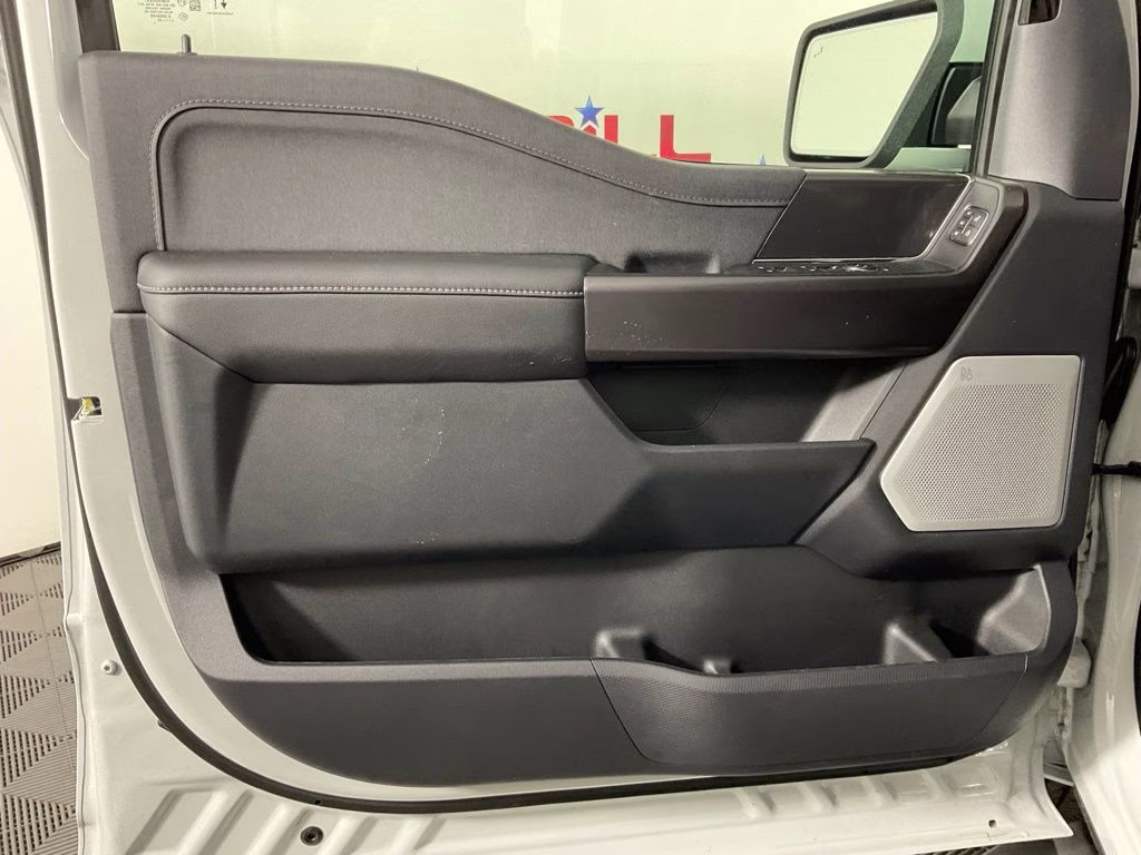 2026 Avalanche Ford F-150 Lariat 4X4 Truck