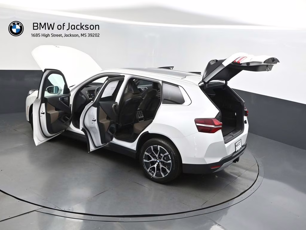 2025 Mineral White Metallic BMW X3 30 xDrive AWD SUV