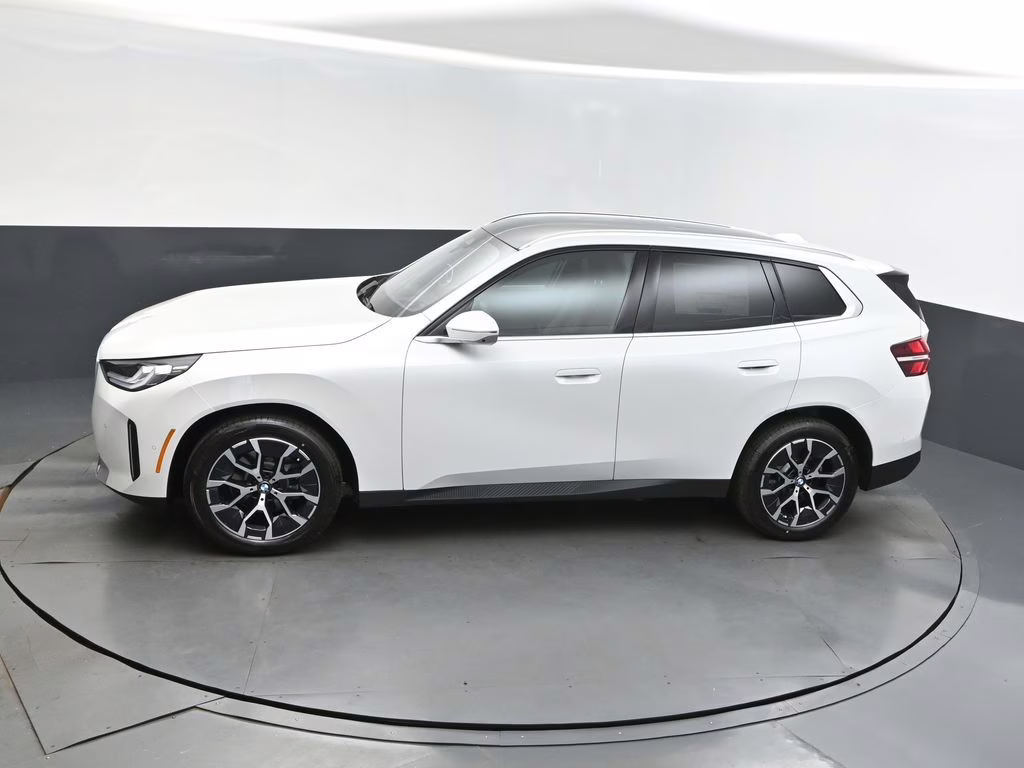 2025 Mineral White Metallic BMW X3 30 xDrive AWD SUV