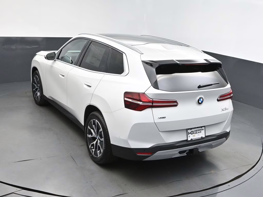 2025 Mineral White Metallic BMW X3 30 xDrive AWD SUV