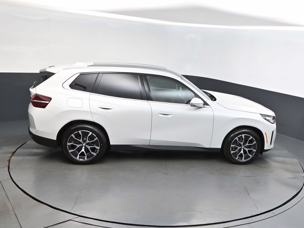 2025 Mineral White Metallic BMW X3 30 xDrive AWD SUV