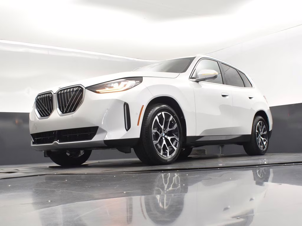 2025 Mineral White Metallic BMW X3 30 xDrive AWD SUV
