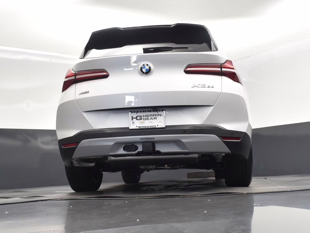 2025 Mineral White Metallic BMW X3 30 xDrive AWD SUV