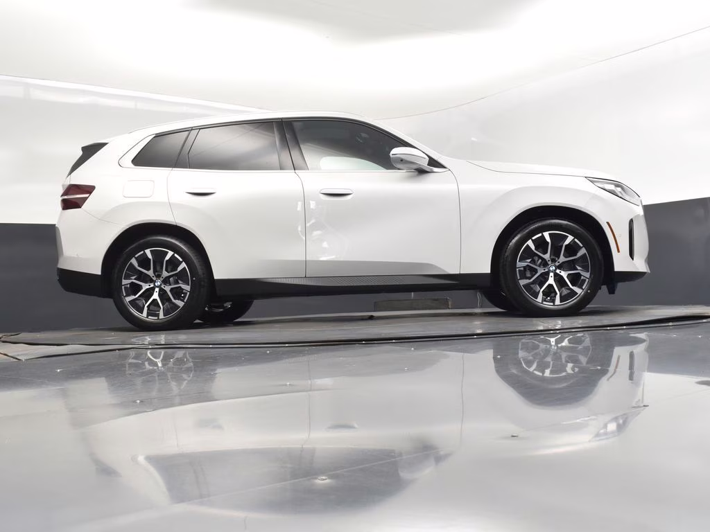 2025 Mineral White Metallic BMW X3 30 xDrive AWD SUV