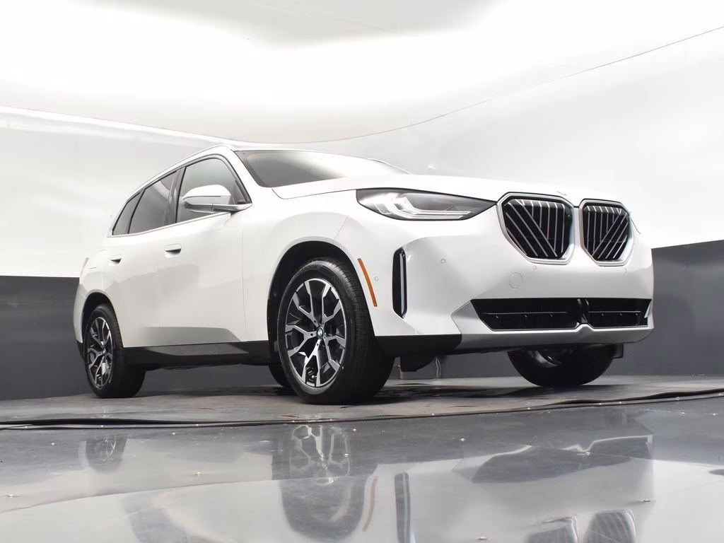 2025 Mineral White Metallic BMW X3 30 xDrive AWD SUV