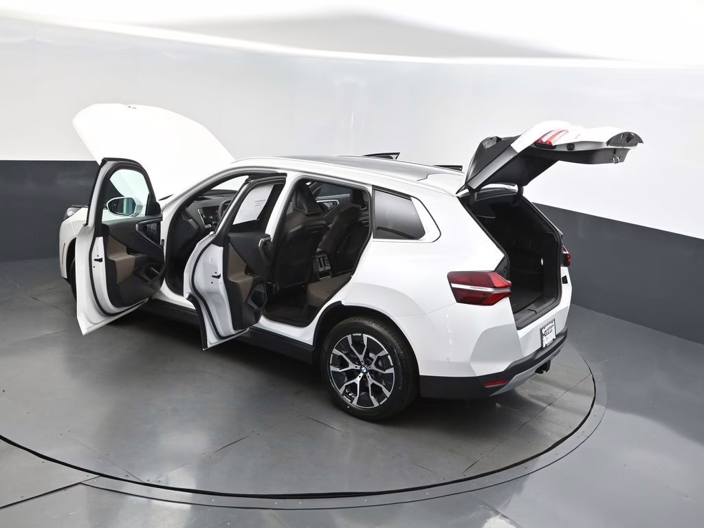2025 Mineral White Metallic BMW X3 30 xDrive AWD SUV