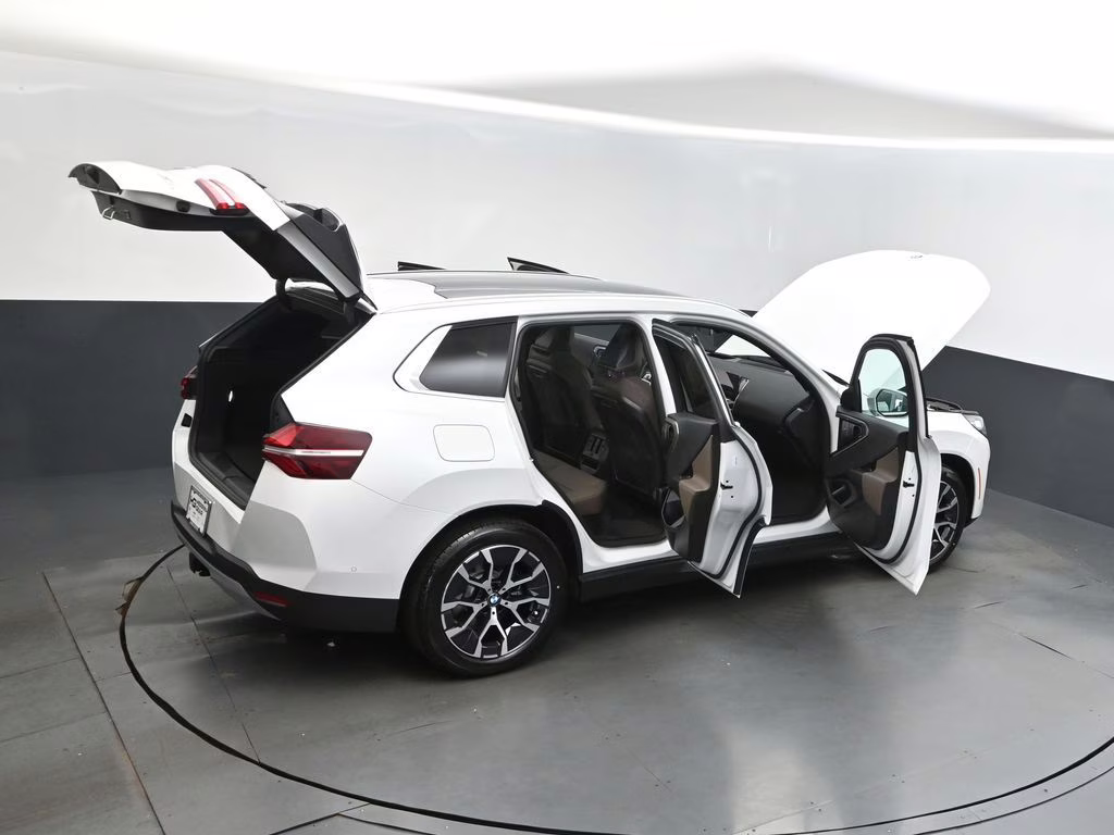 2025 Mineral White Metallic BMW X3 30 xDrive AWD SUV