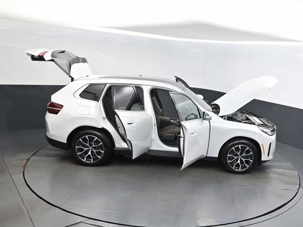 2025 Mineral White Metallic BMW X3 30 xDrive AWD SUV