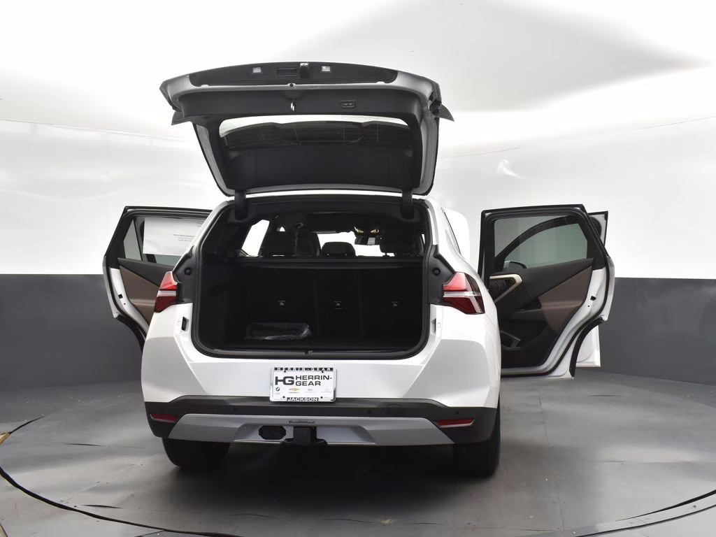 2025 Mineral White Metallic BMW X3 30 xDrive AWD SUV
