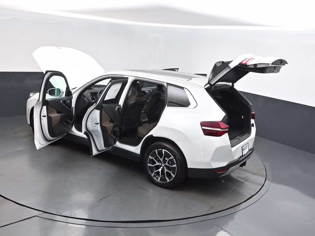 2025 White Metallic BMW X3 30 xDrive AWD SUV