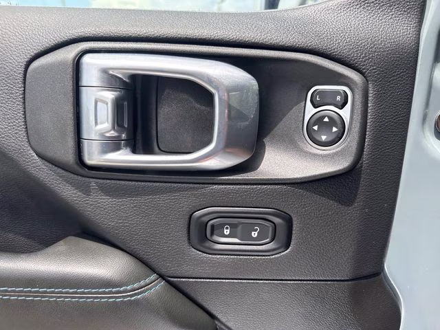 2024 Anvil Clear Coat Jeep Wrangler Rubicon 4xe 4X4 SUV