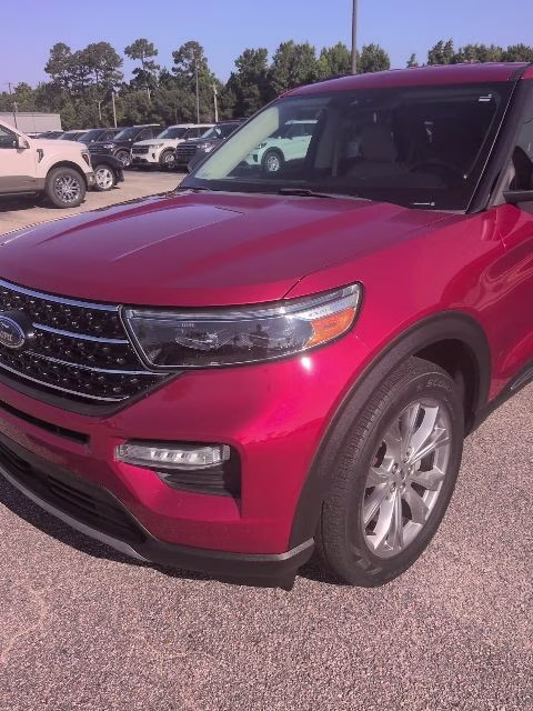 2020 Red Ford Explorer XLT RWD SUV