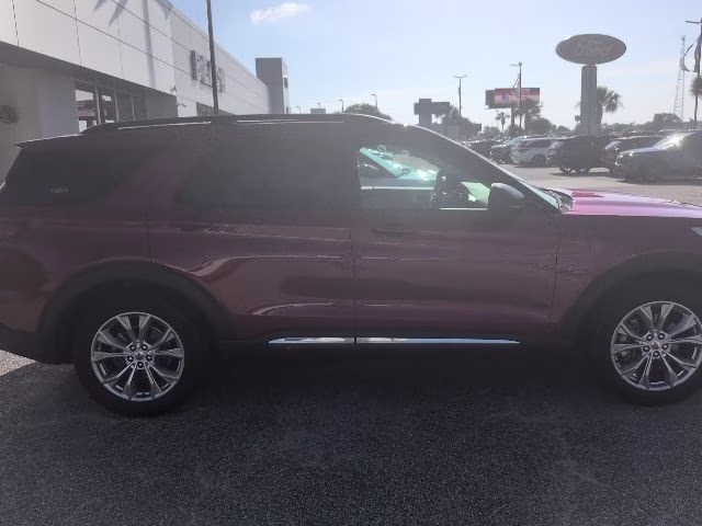 2020 Red Ford Explorer XLT RWD SUV