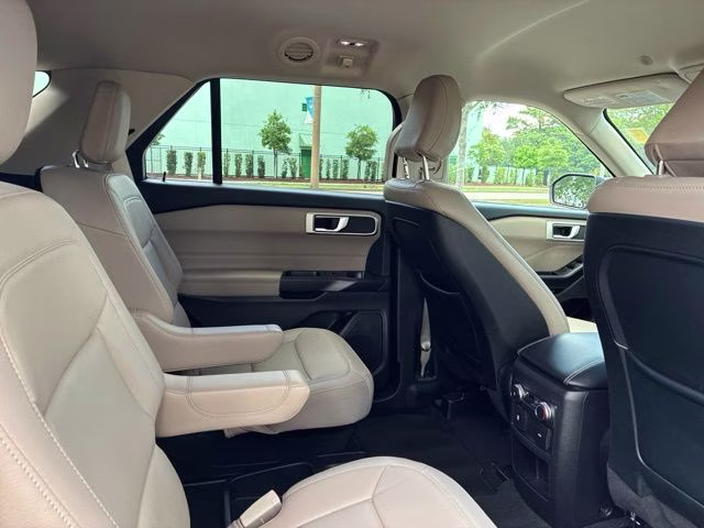 2020 Red Metallic Ford Explorer XLT RWD SUV
