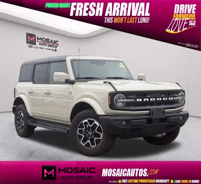 2025 Desert Sand Ford Bronco Outer Banks 4X4 SUV