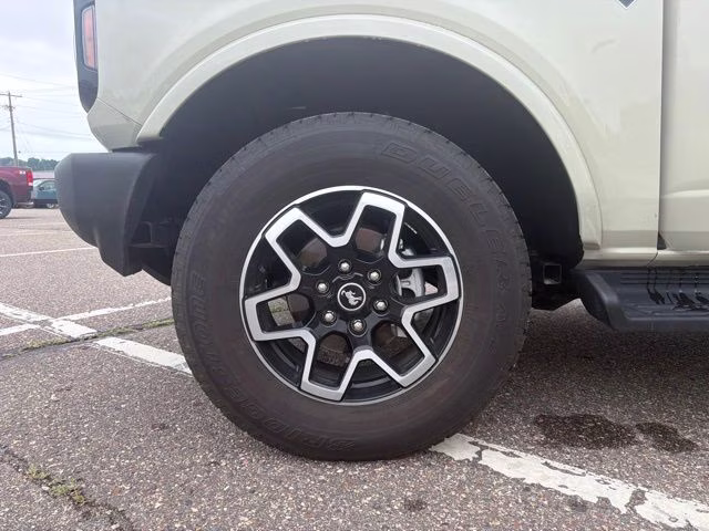 2025 Desert Sand Ford Bronco Outer Banks 4X4 SUV