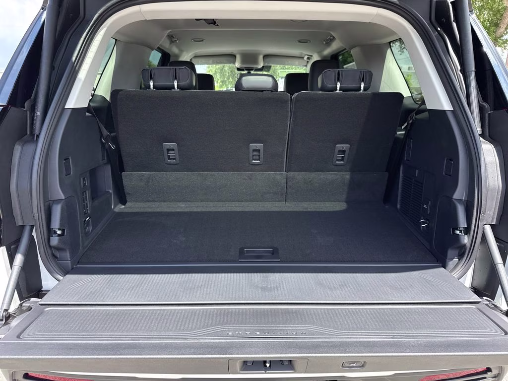 2027 Star White Metallic Tri-Coat Ford Expedition Active RWD SUV