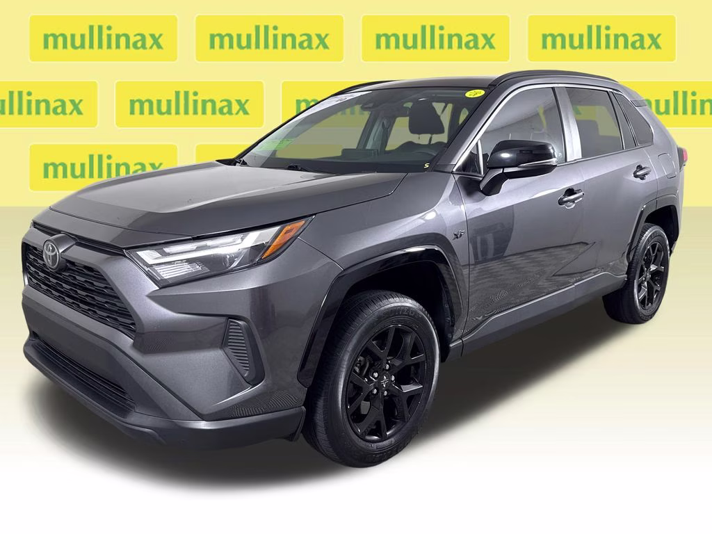2022 Lunar Rock Toyota RAV4 XLE FWD SUV