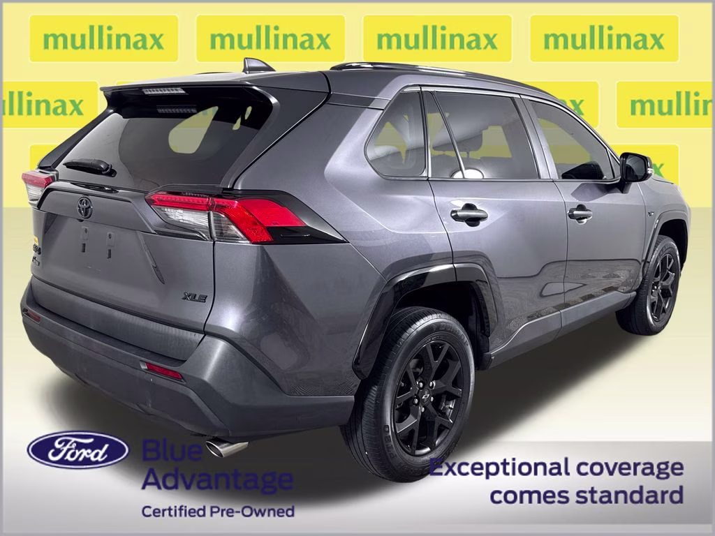 2022 Lunar Rock Toyota RAV4 XLE FWD SUV