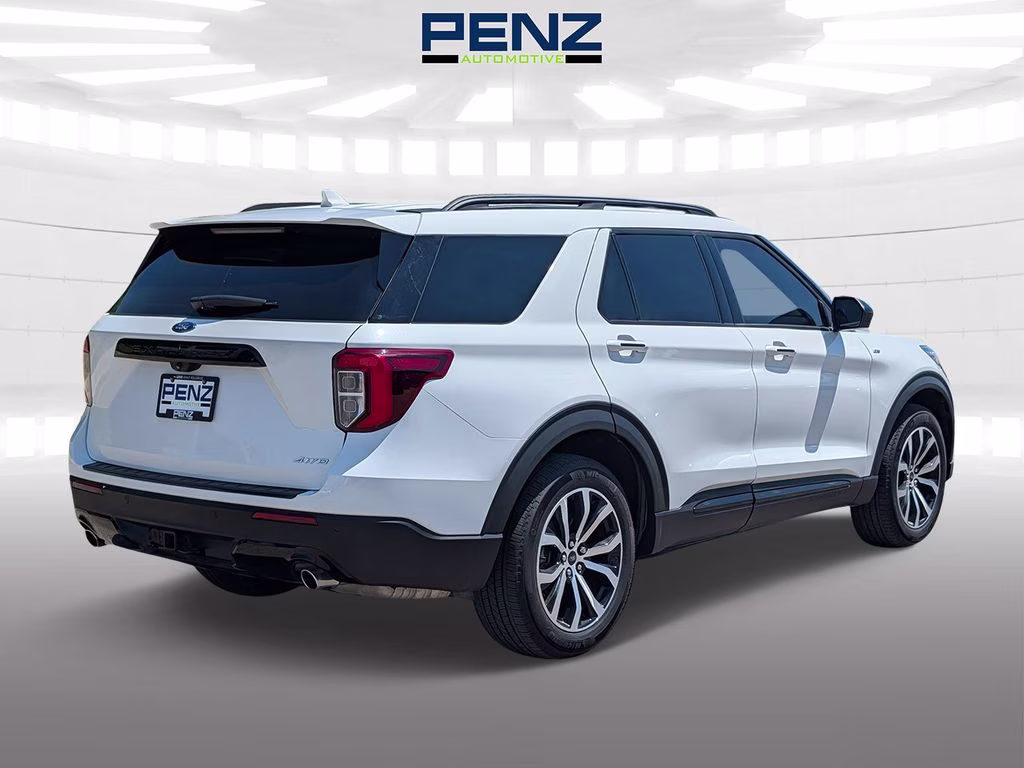2024 Star White Metallic Tri-Coat Ford Explorer ST-Line 4X4 SUV